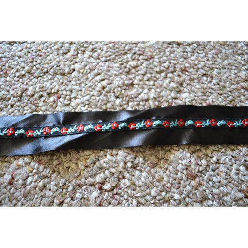 Choker close up